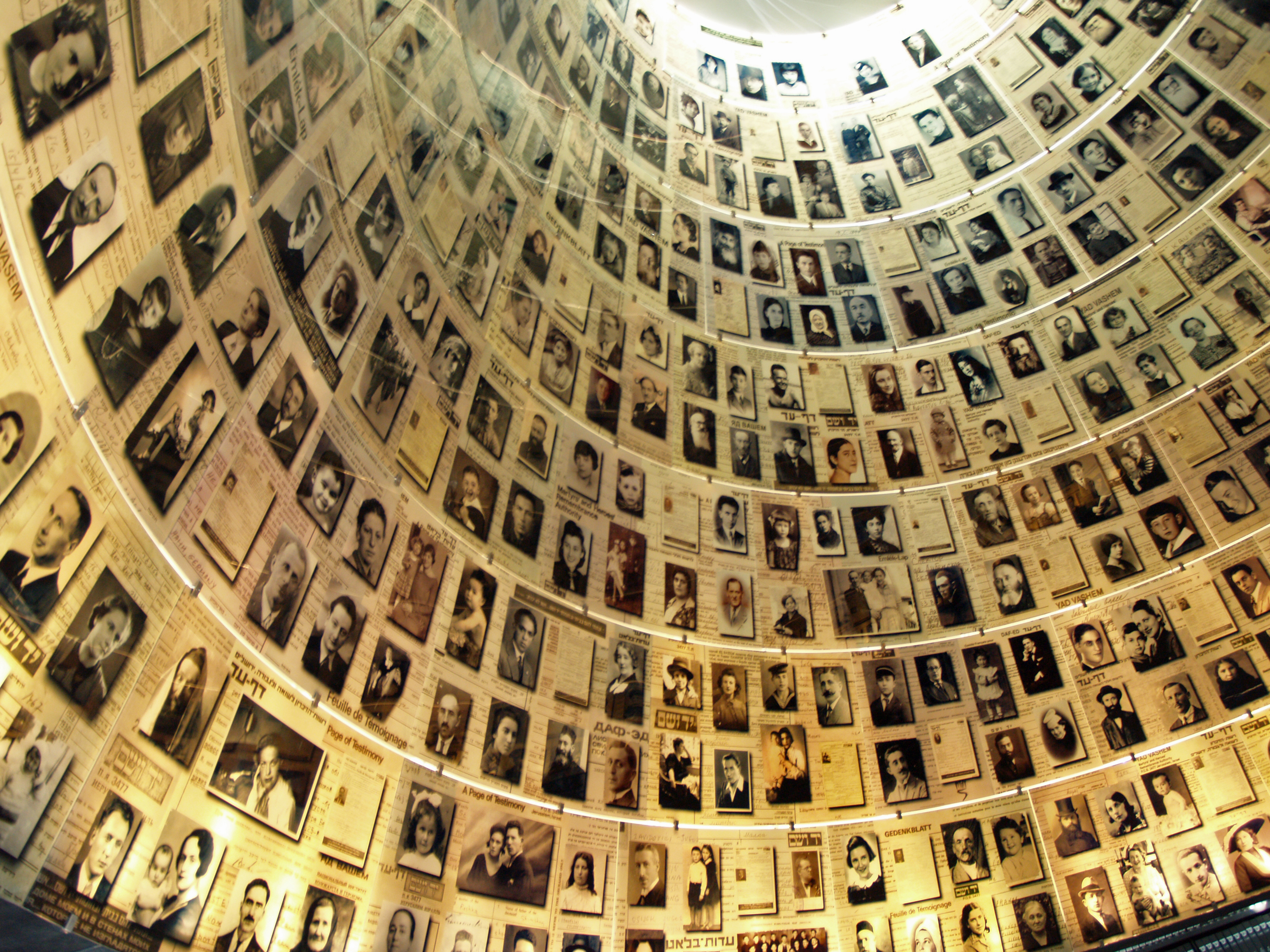 Righteous Gentiles Yad_Vashem_Hall_of_Names_by_David_Shankbone